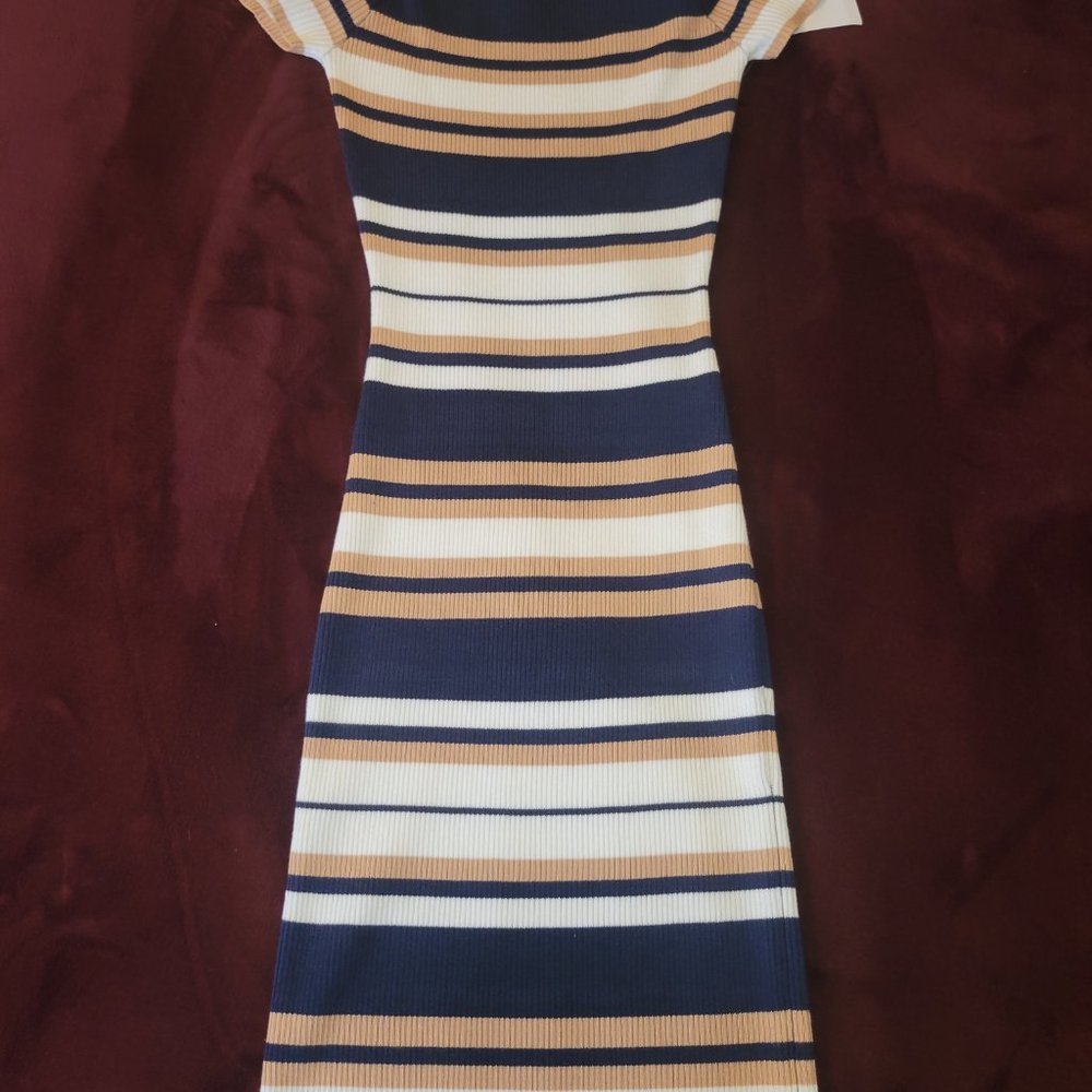 Colorblock Bodycon Dress - Picture 3 of 6